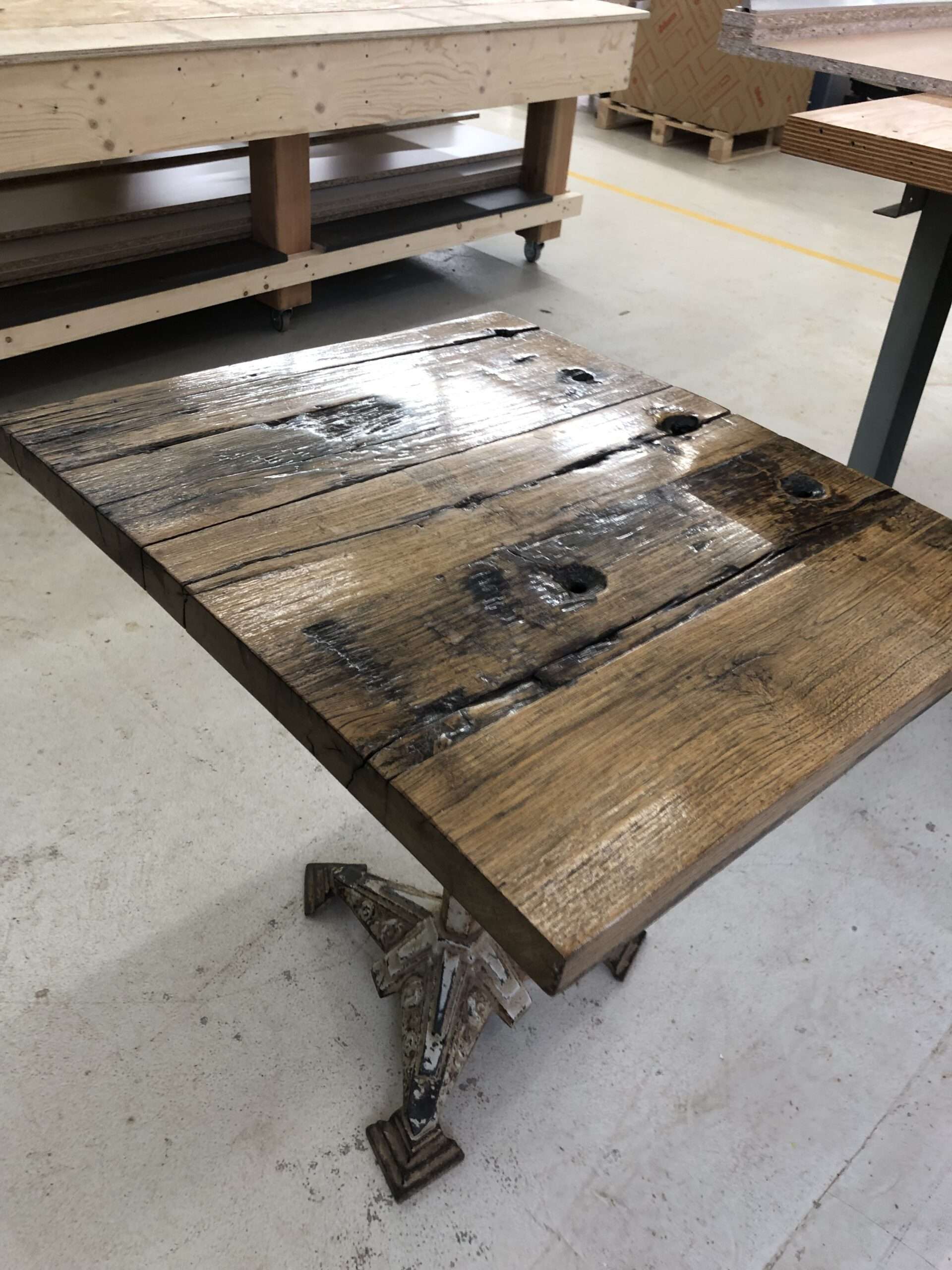 Tafel laten schuren en lakken