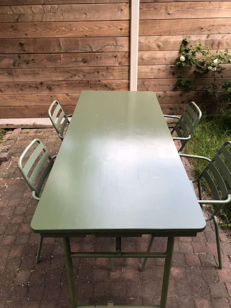 Tafel laten schuren en lakken