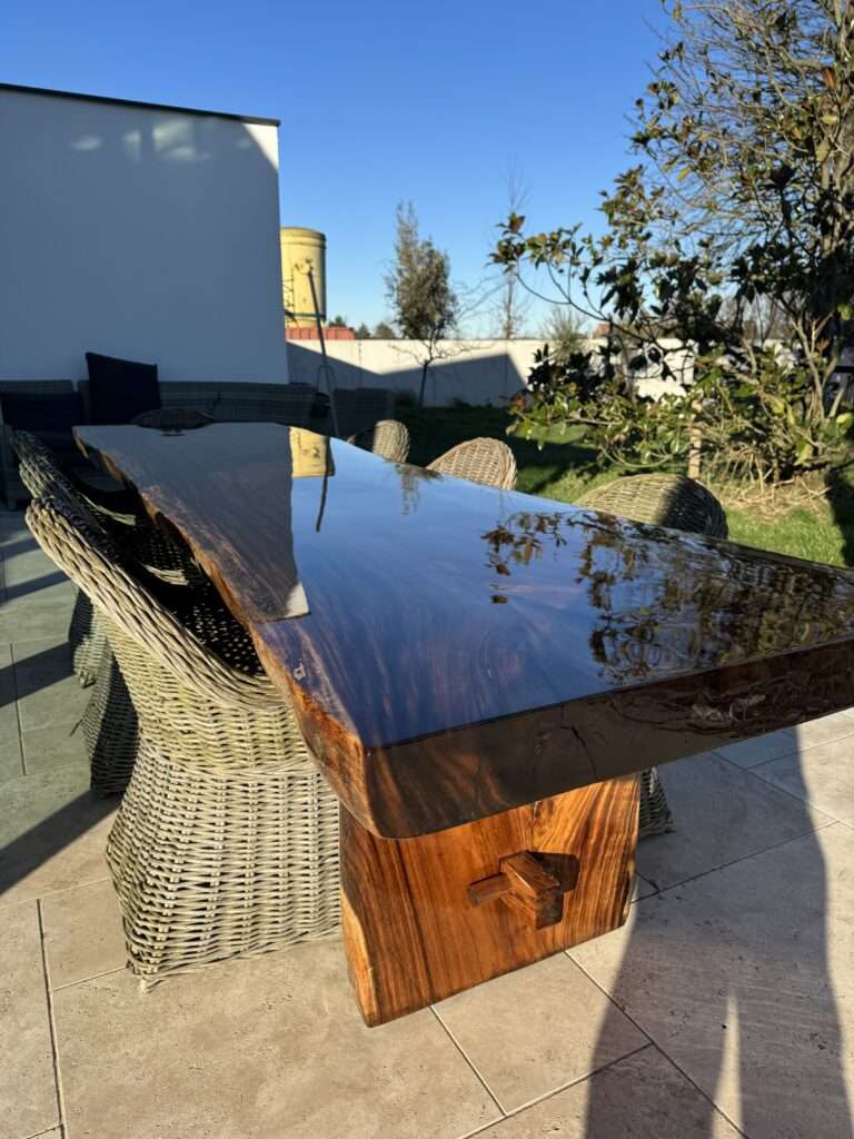 Suar epoxy glanzende tuintafel